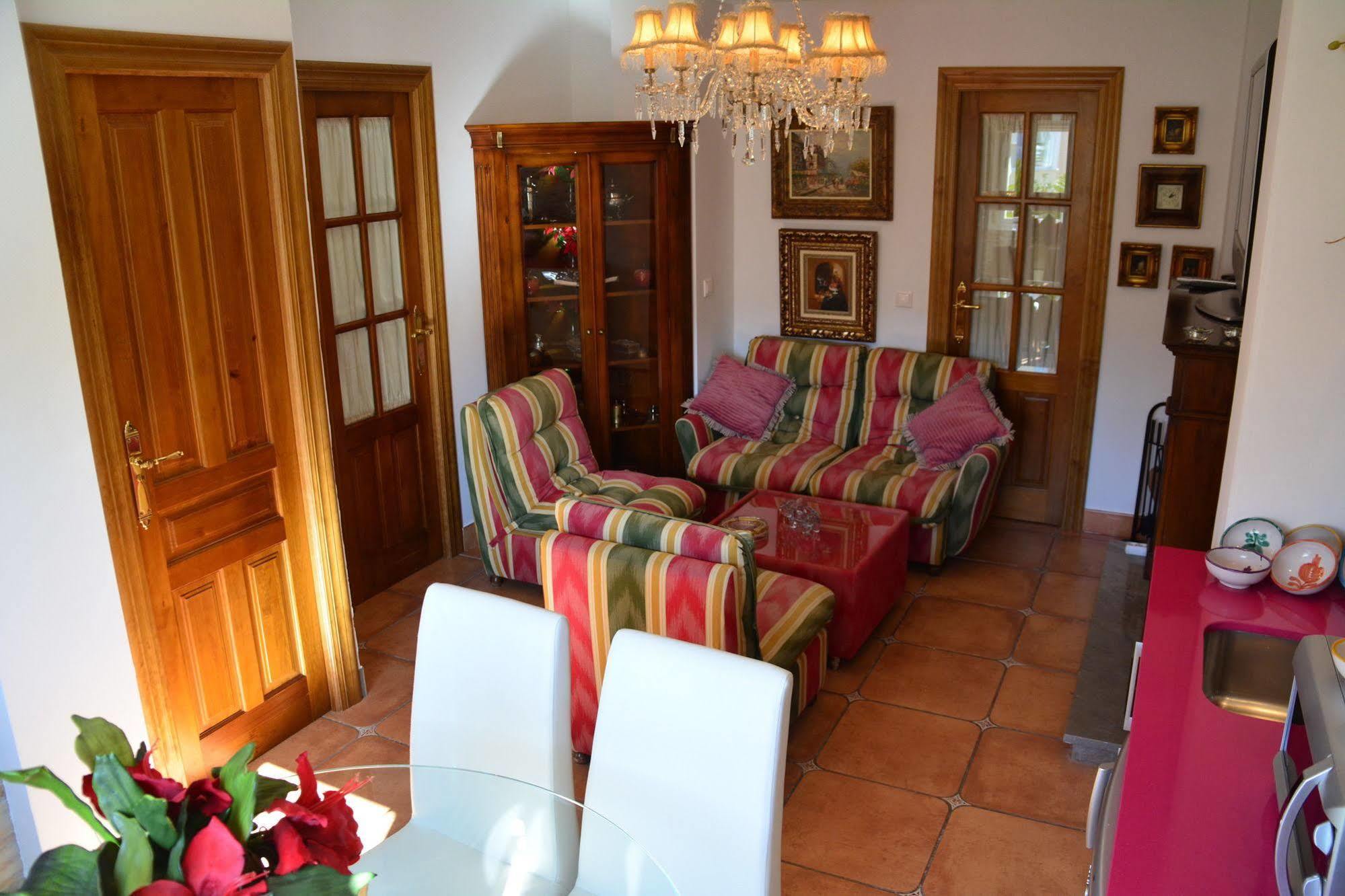 Apartamentos Turisticos Tronca Luxury กรานาดา ภายนอก รูปภาพ