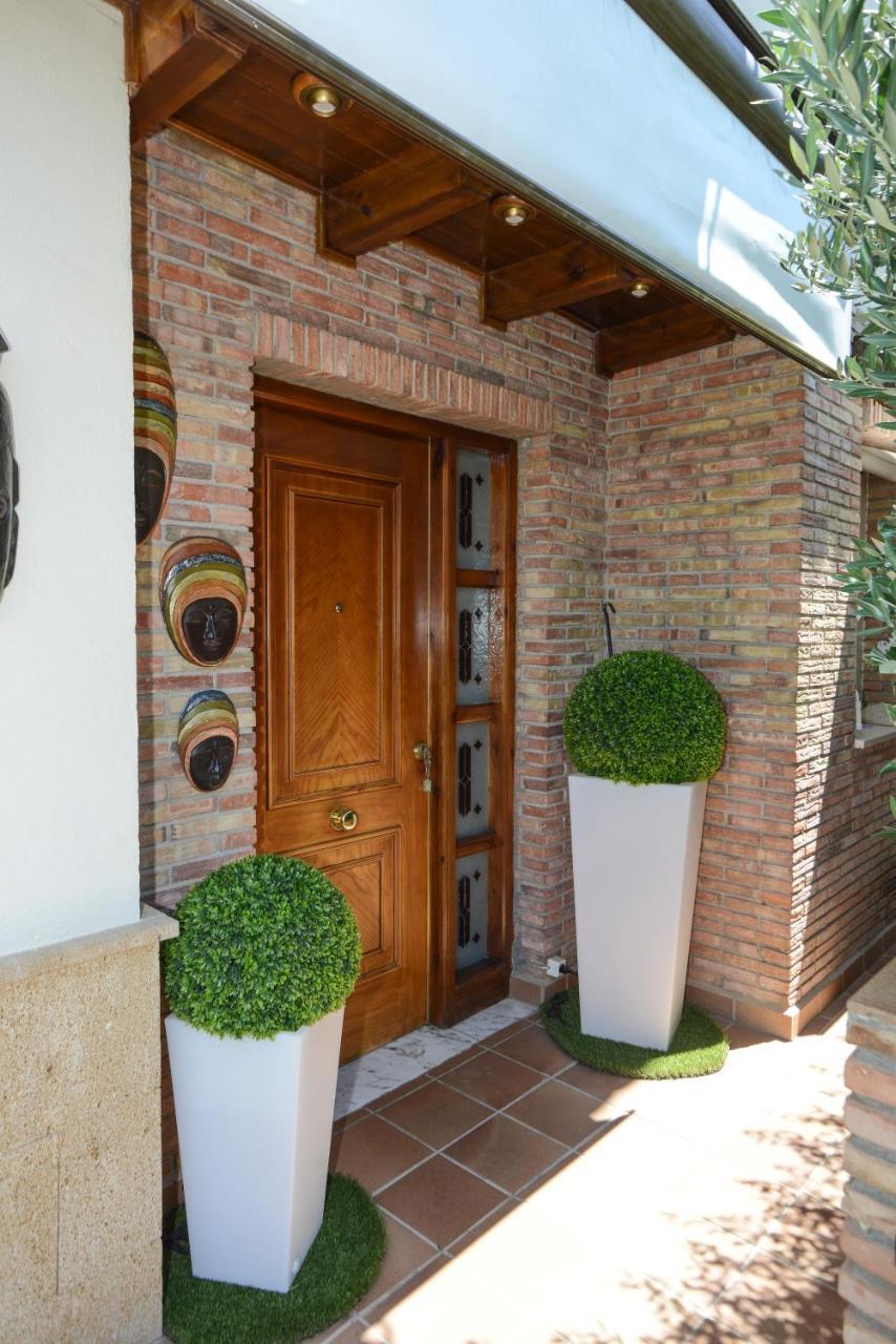 Apartamentos Turisticos Tronca Luxury กรานาดา ภายนอก รูปภาพ