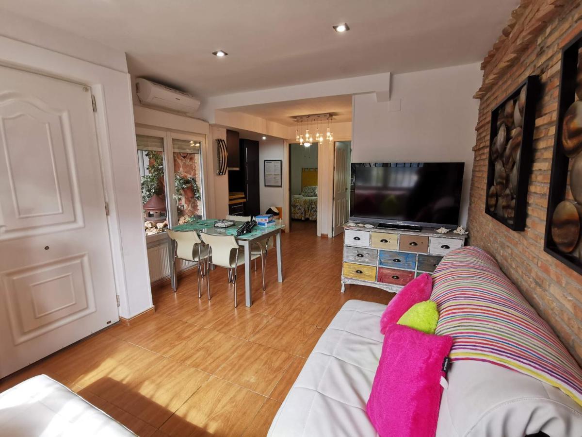 Apartamentos Turisticos Tronca Luxury กรานาดา ภายนอก รูปภาพ